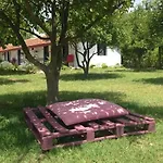 Friends Pension&camping Проживание в семье Чирали