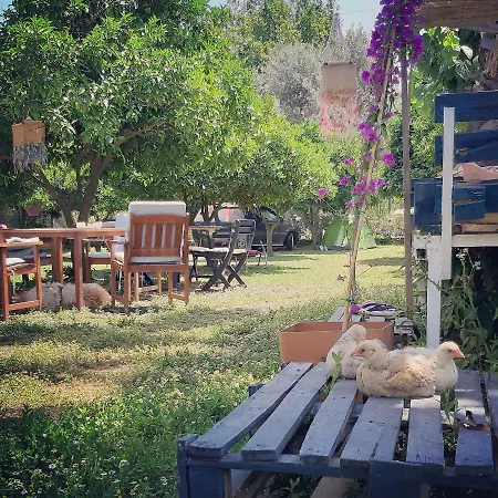 Δωμάτια σε οικογενειακή κατοικία Friends Pension&camping